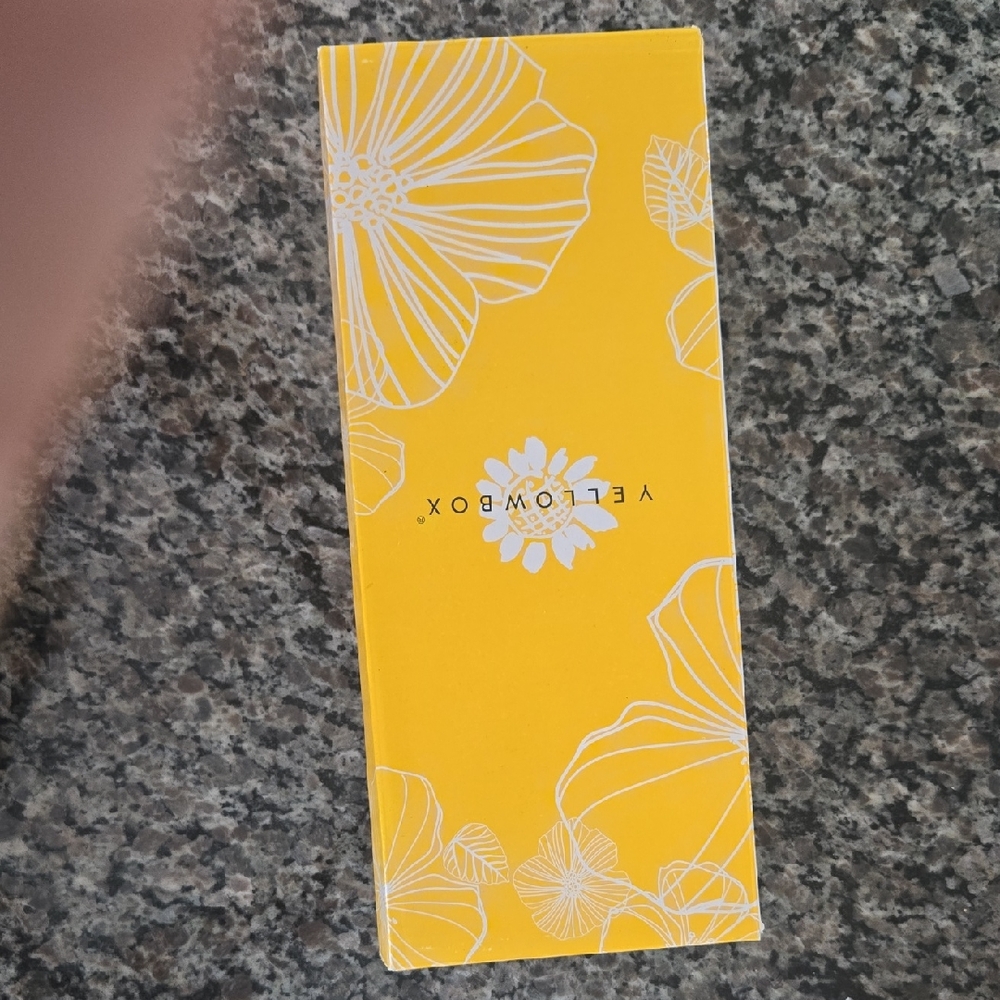PAIGE Yellow and White Floral Box